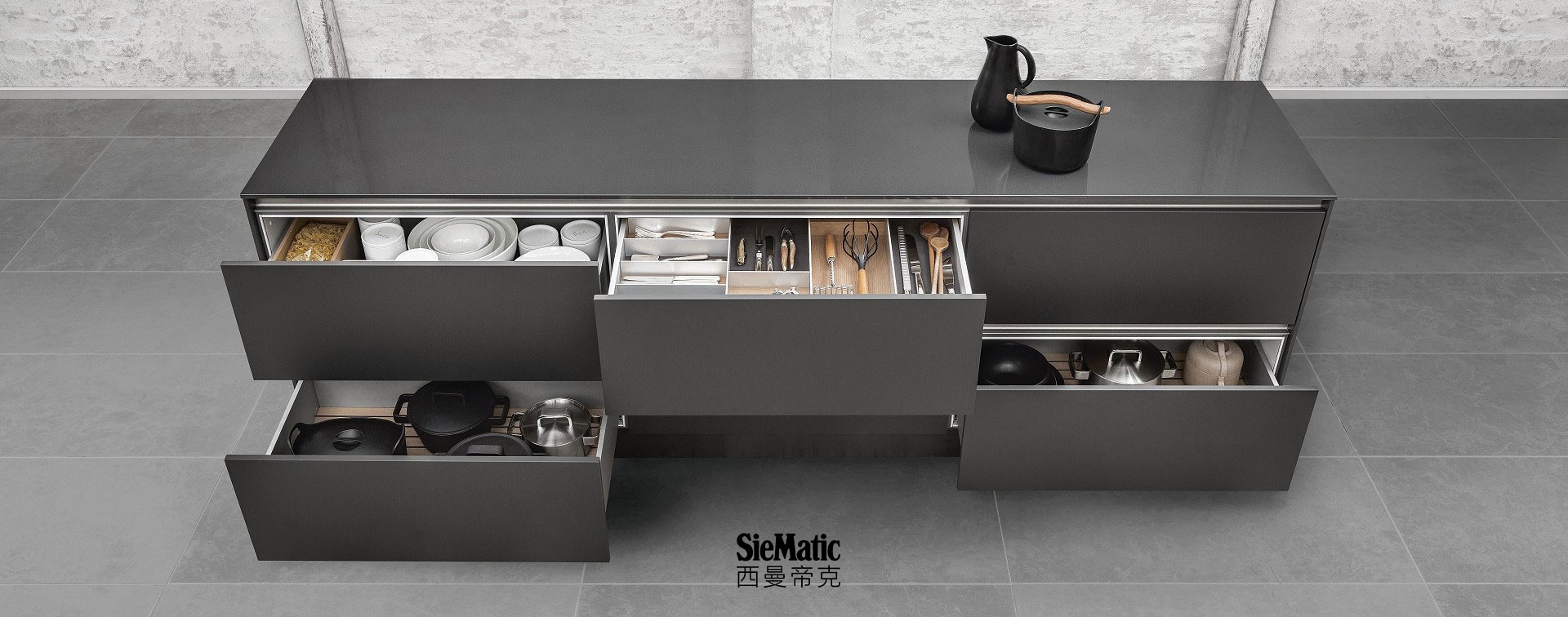 Versatile variations of kitchen accessories are available from SieMatic,